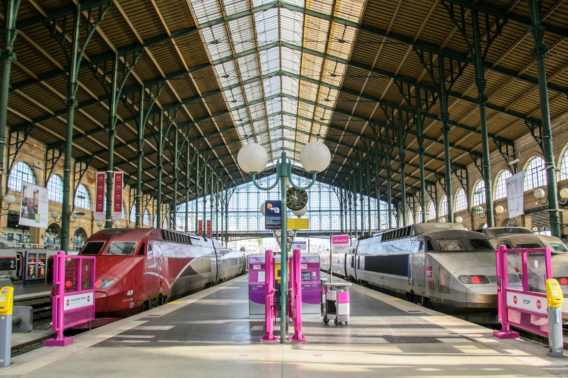Private Transfer from Paris Train Stations to Paris