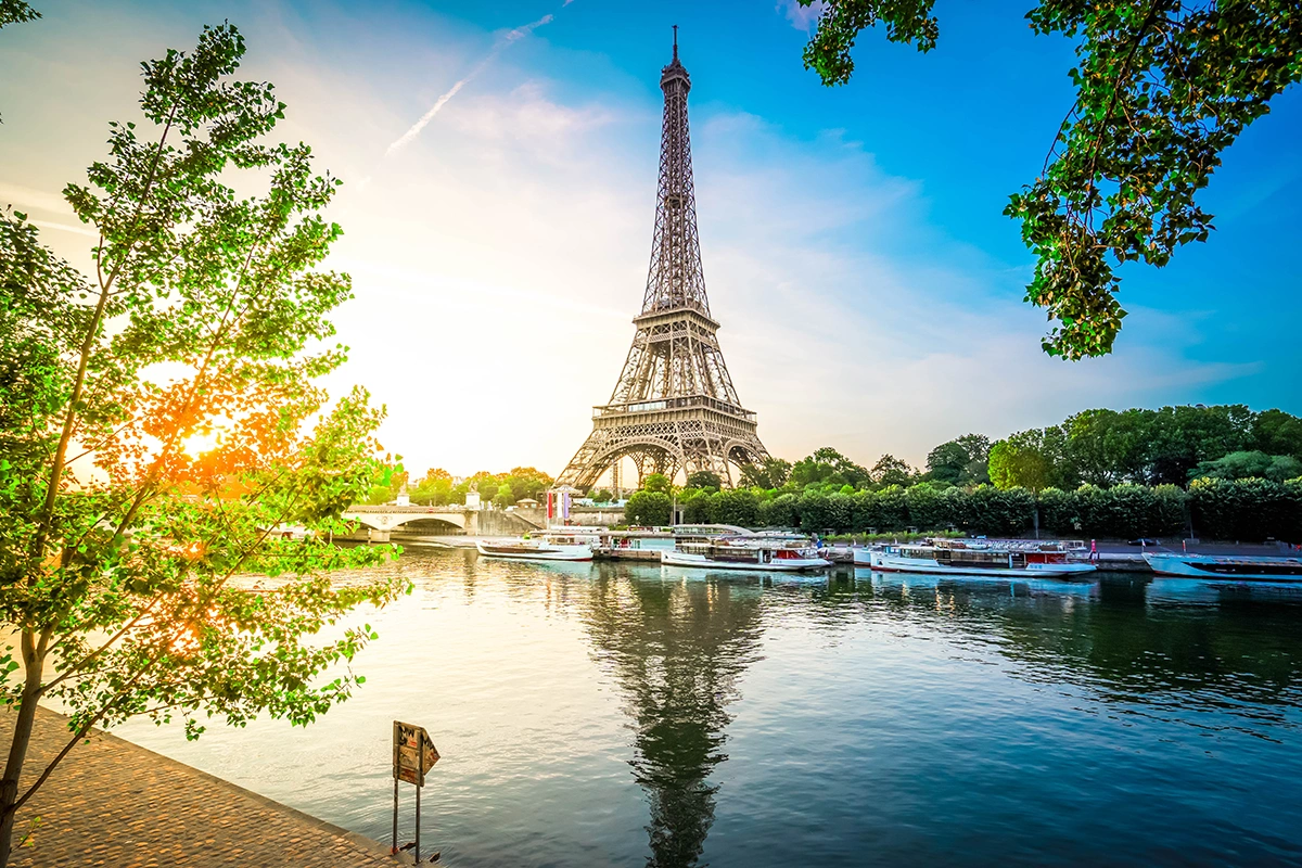 Private Transfer from Paris to Paris Train Stations