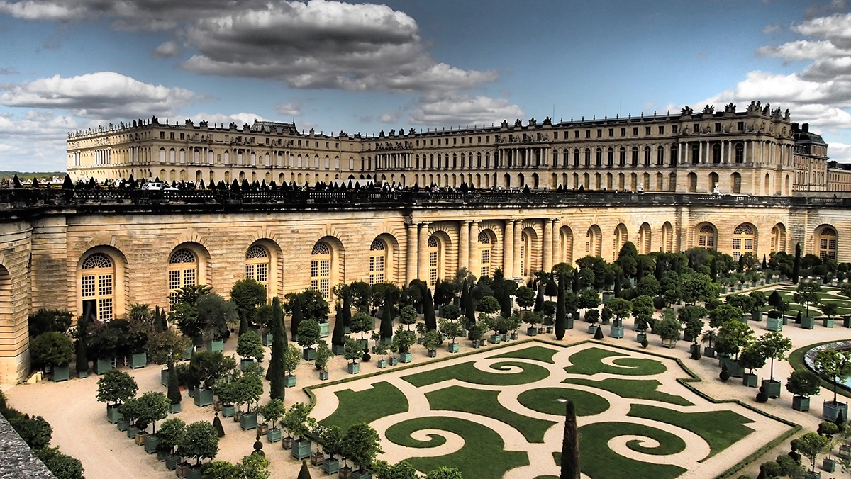 Private Transfer from Versailles to Paris